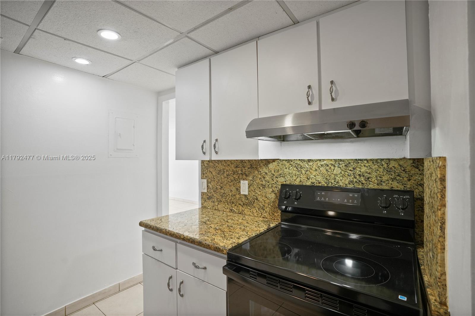 SUNNY ISLES SHORES SEC A - Residential Lease