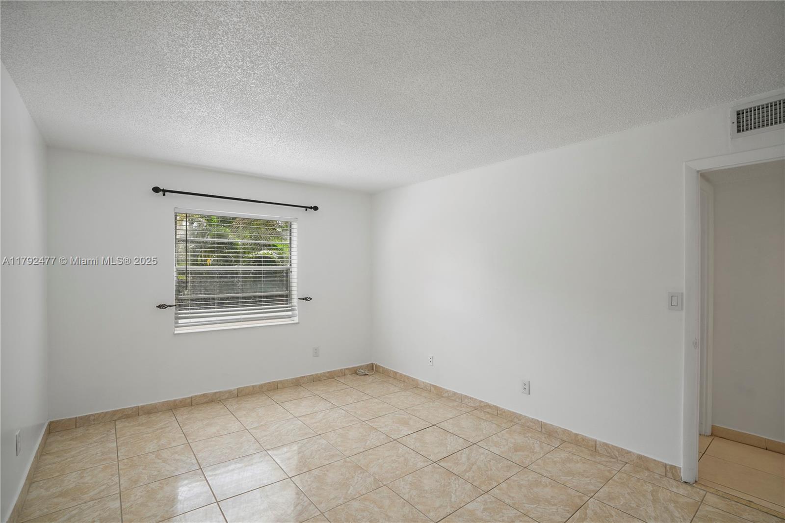 SUNNY ISLES SHORES SEC A - Residential Lease
