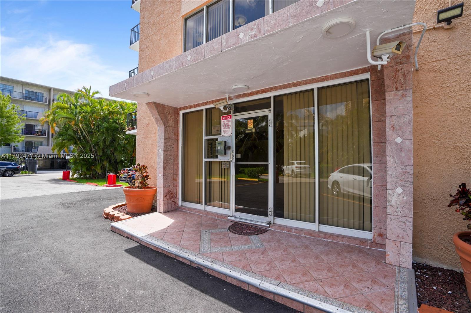 SUNNY ISLES SHORES SEC A - Residential Lease