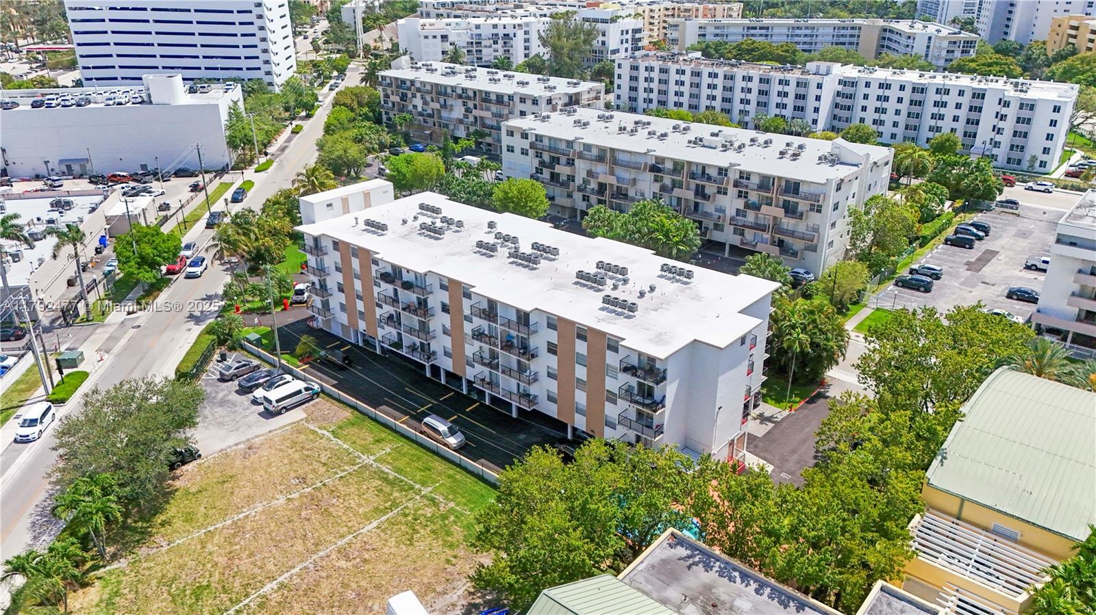 SUNNY ISLES SHORES SEC A - Residential Lease