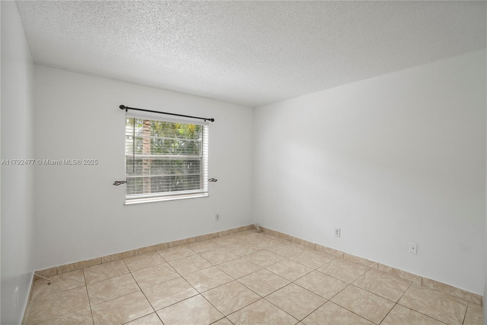 SUNNY ISLES SHORES SEC A - Residential Lease