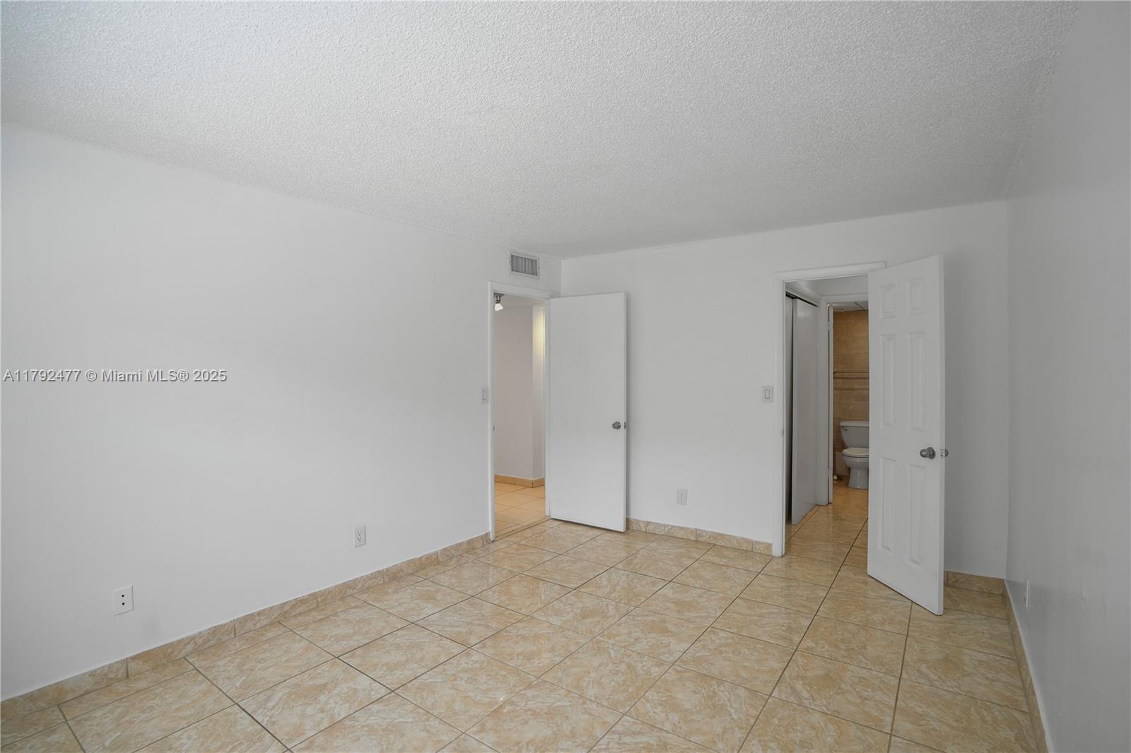 SUNNY ISLES SHORES SEC A - Residential Lease