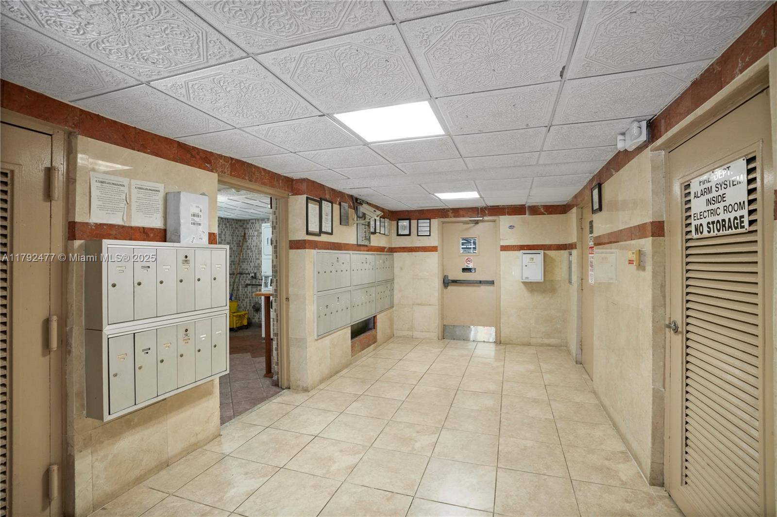 SUNNY ISLES SHORES SEC A - Residential Lease