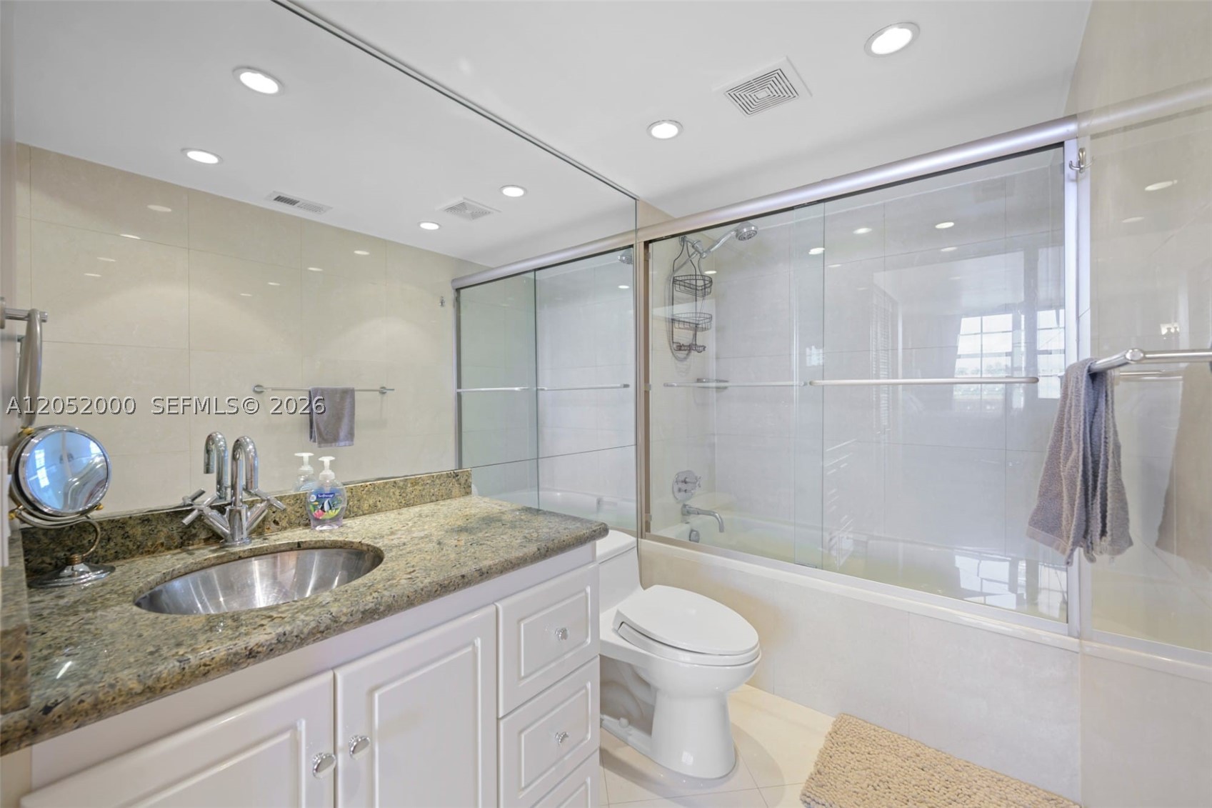 THE YACHT CLUB AT AVENTURA - Residential Lease