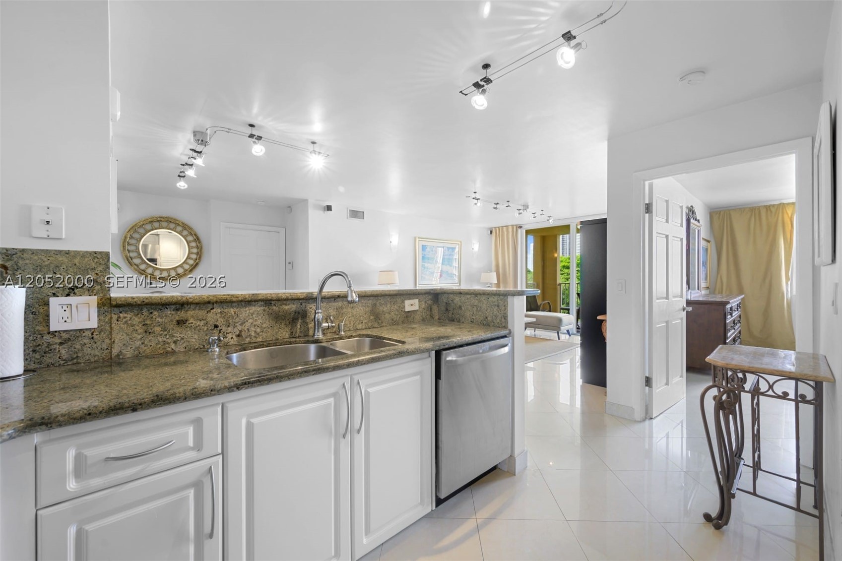 THE YACHT CLUB AT AVENTURA - Residential Lease