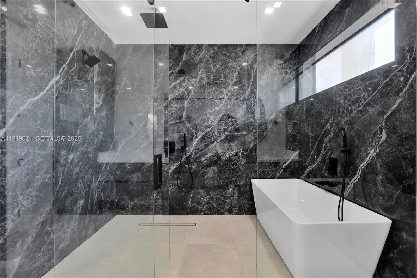 SILVER BLUFF EST-SEC B - Residential