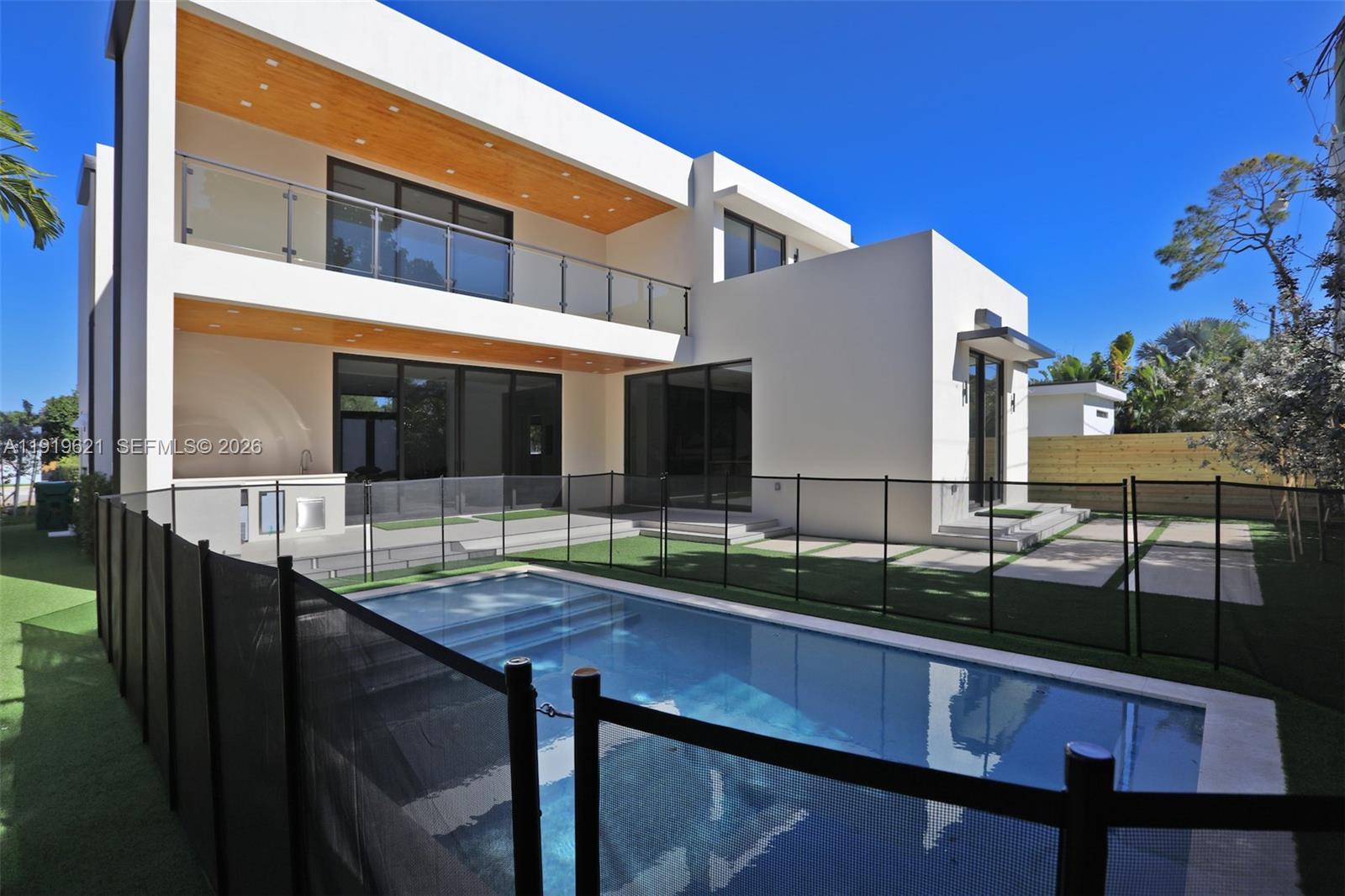 SILVER BLUFF EST-SEC B - Residential