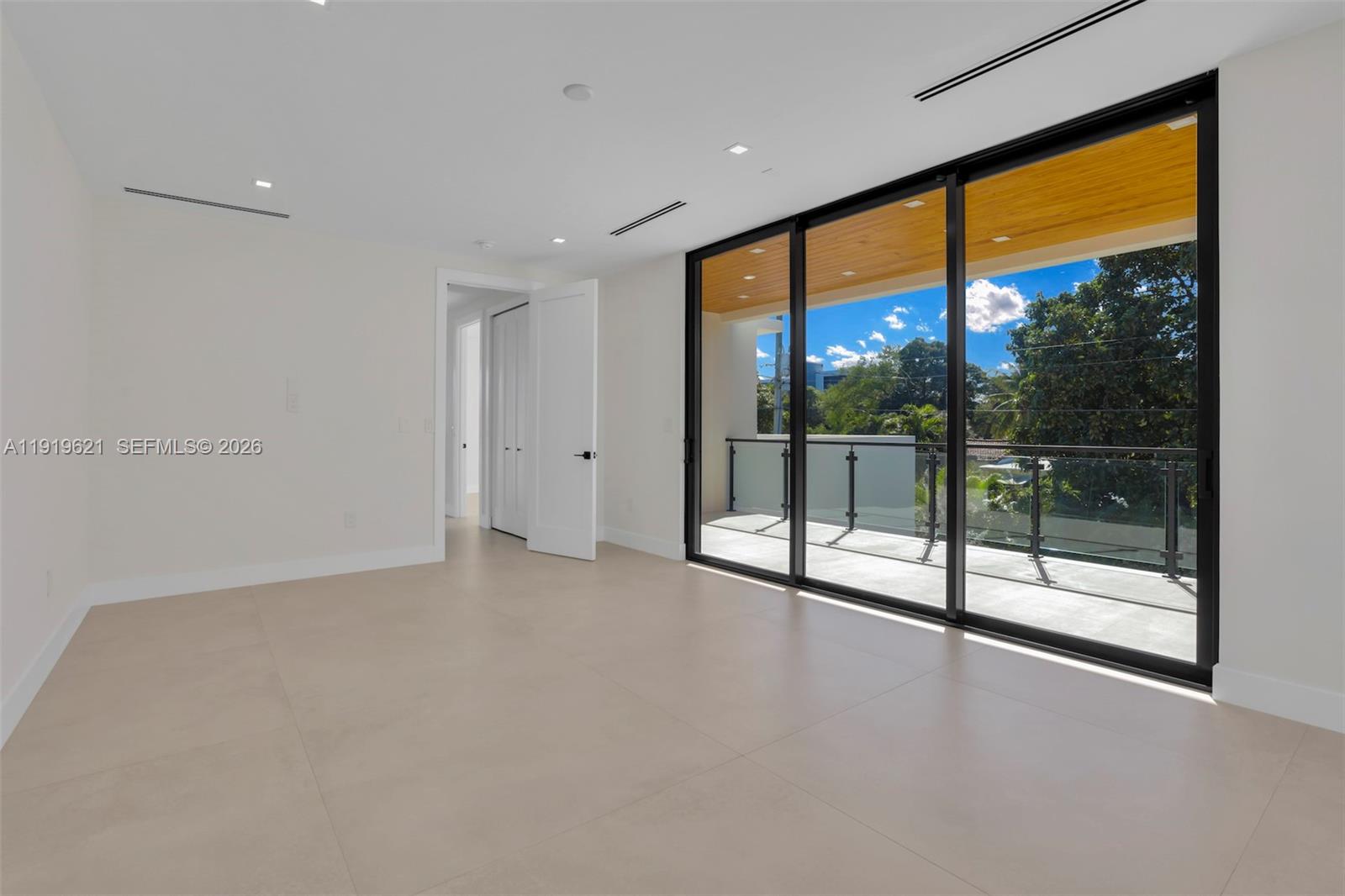SILVER BLUFF EST-SEC B - Residential