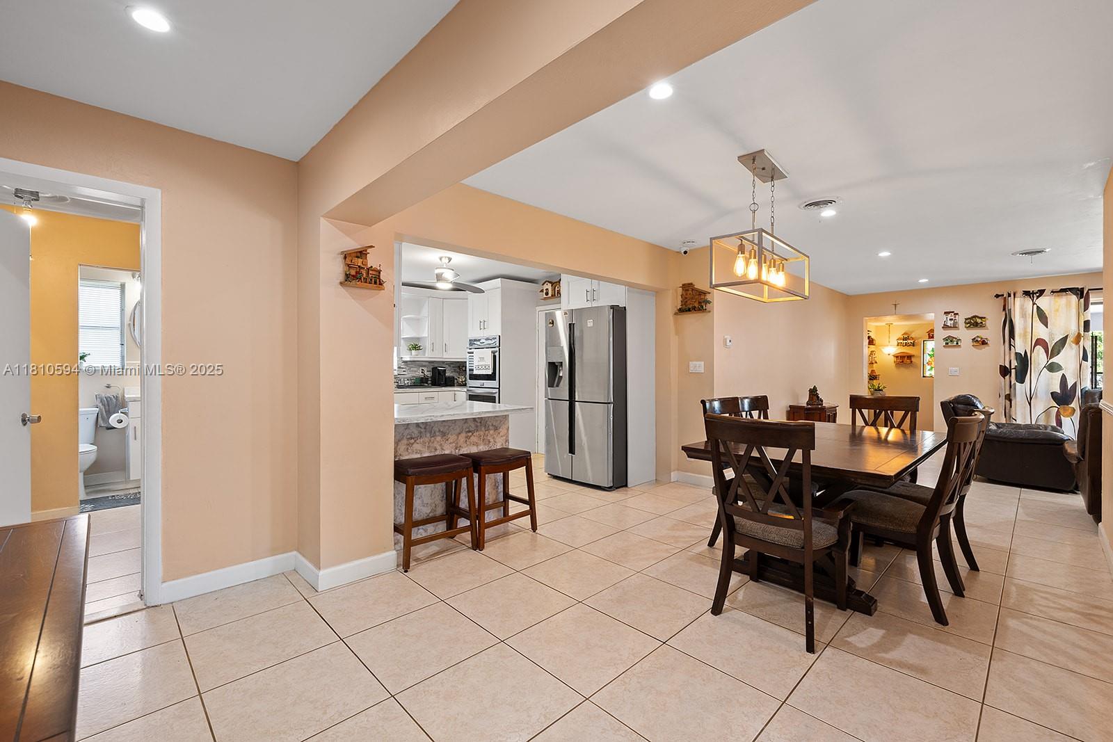HOLLYWOOD BEACH GARDENS - Residential