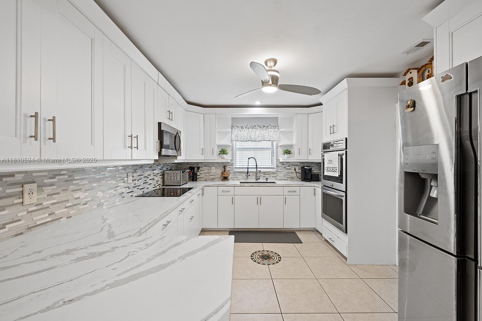 HOLLYWOOD BEACH GARDENS - Residential