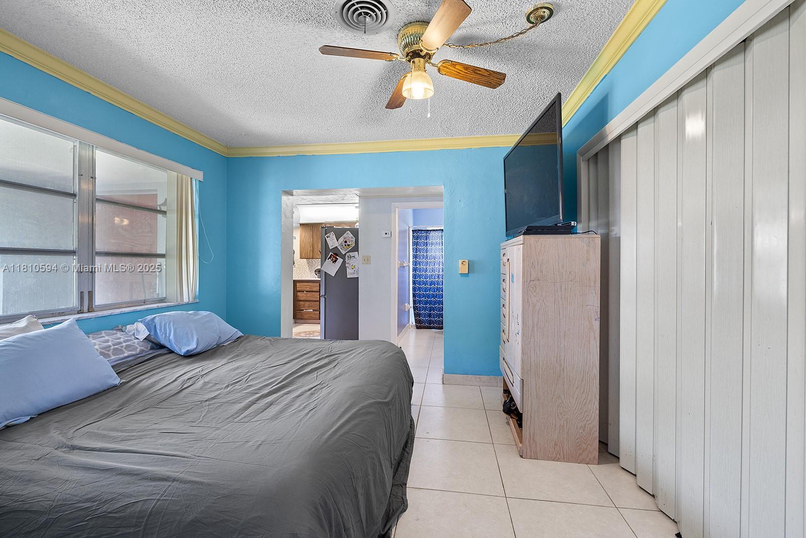 HOLLYWOOD BEACH GARDENS - Residential