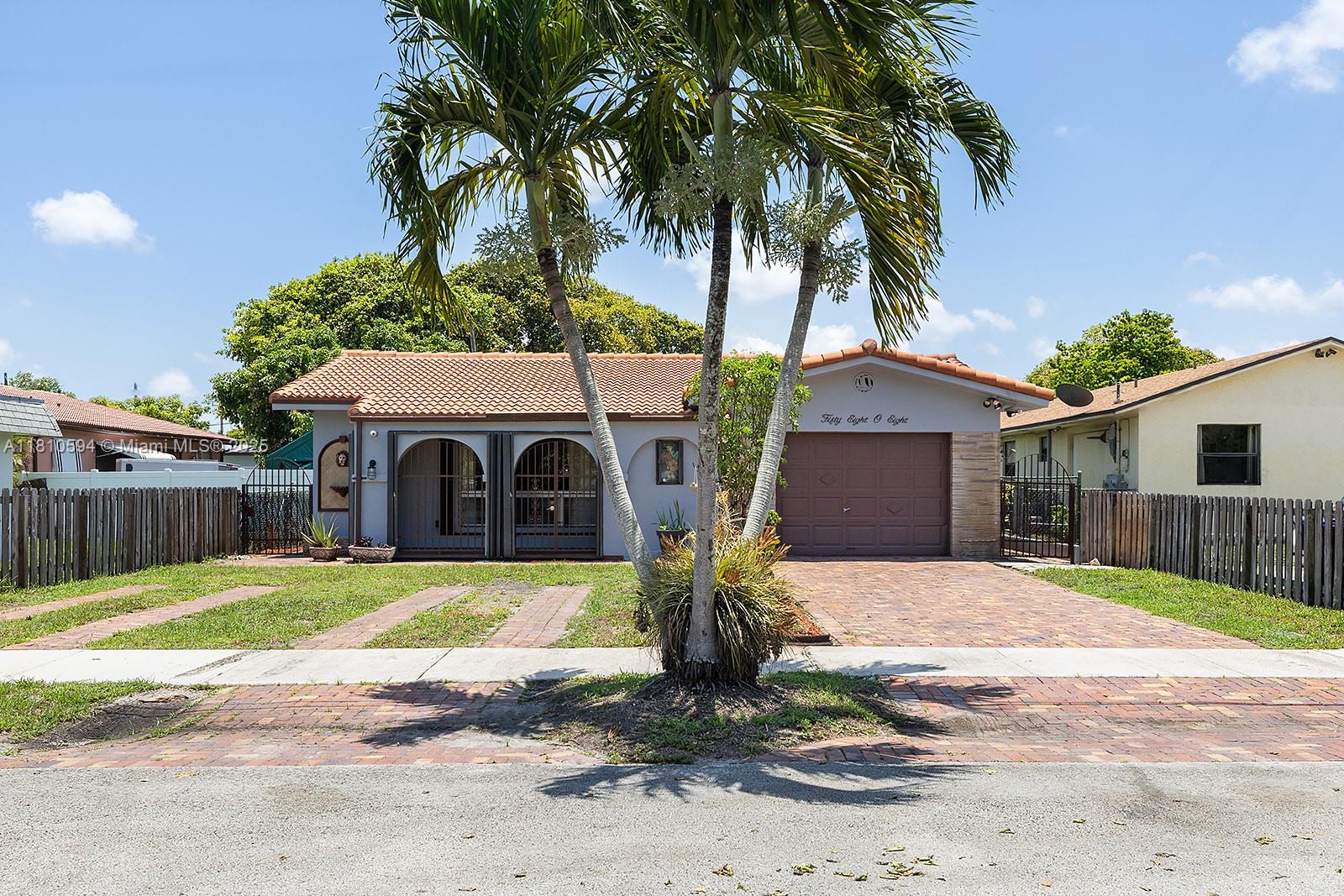 HOLLYWOOD BEACH GARDENS - Residential
