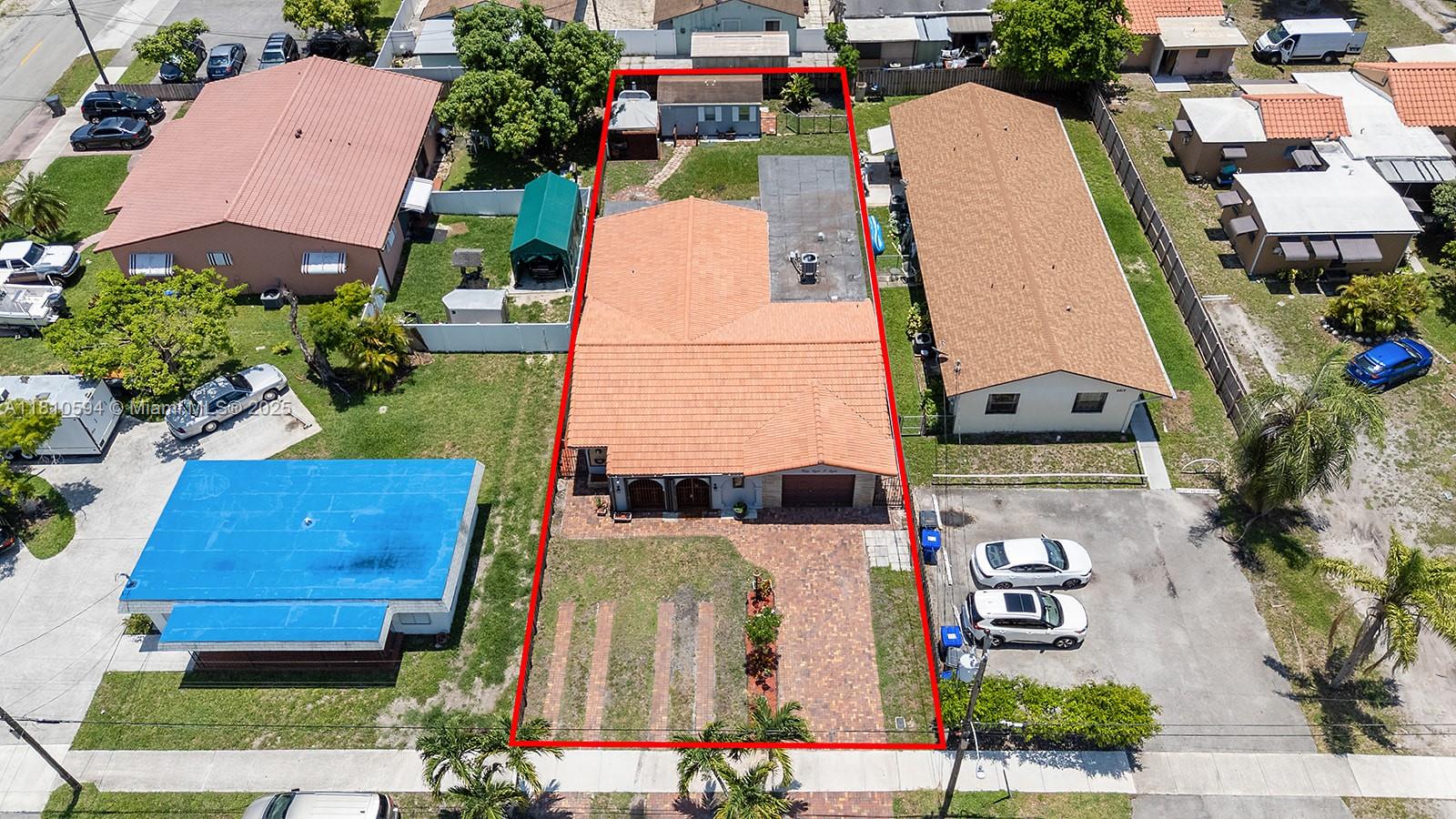 HOLLYWOOD BEACH GARDENS - Residential