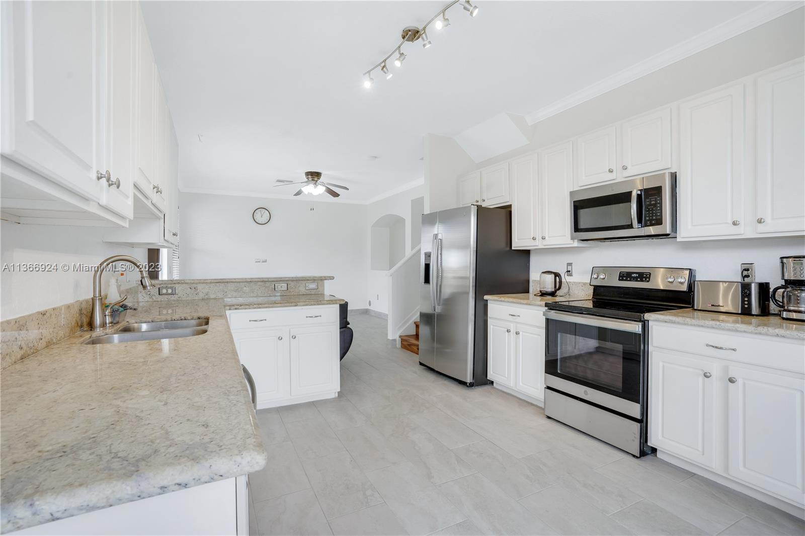 RAULS PLACE AT OASIS - Residential