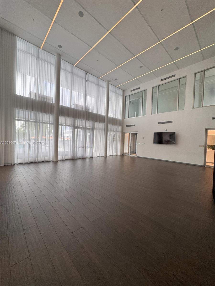LANDMARK AT DORAL - Residential
