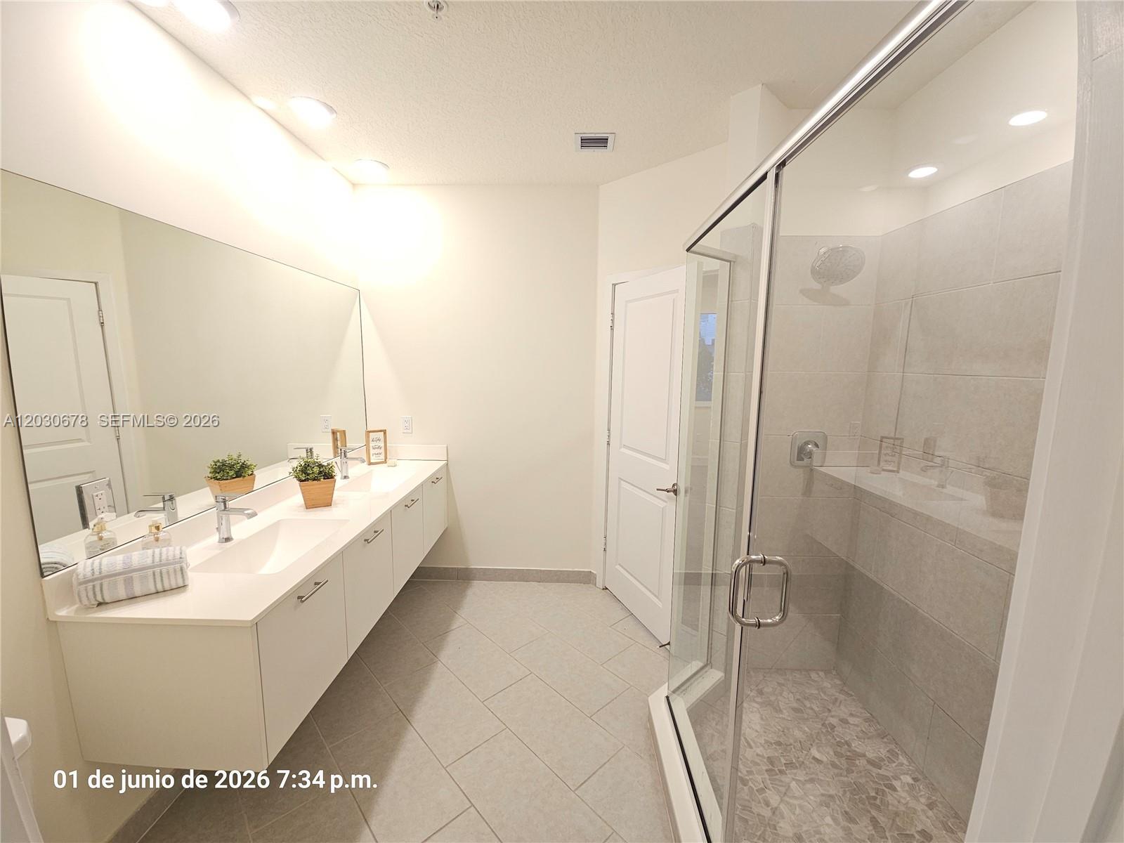 LANDMARK AT DORAL - Residential