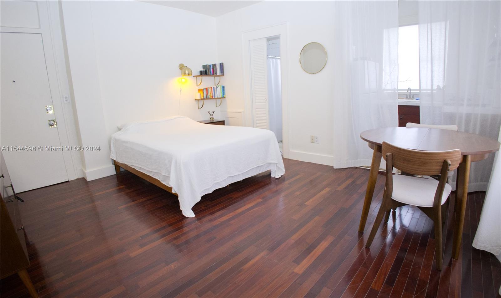 SEVILLA CONDO - Residential