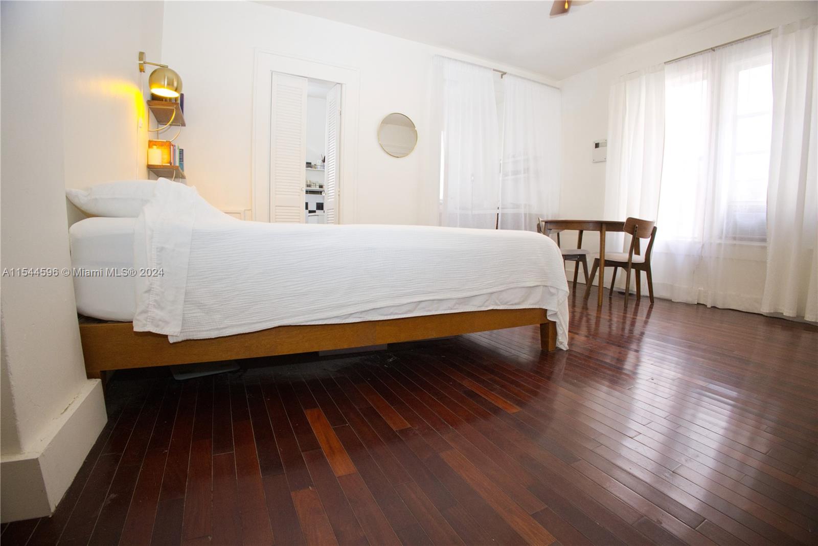SEVILLA CONDO - Residential