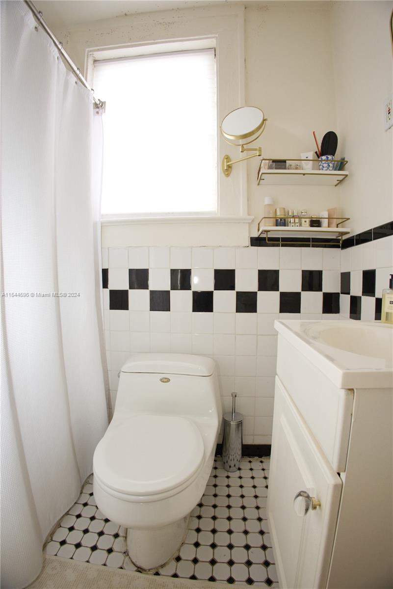SEVILLA CONDO - Residential