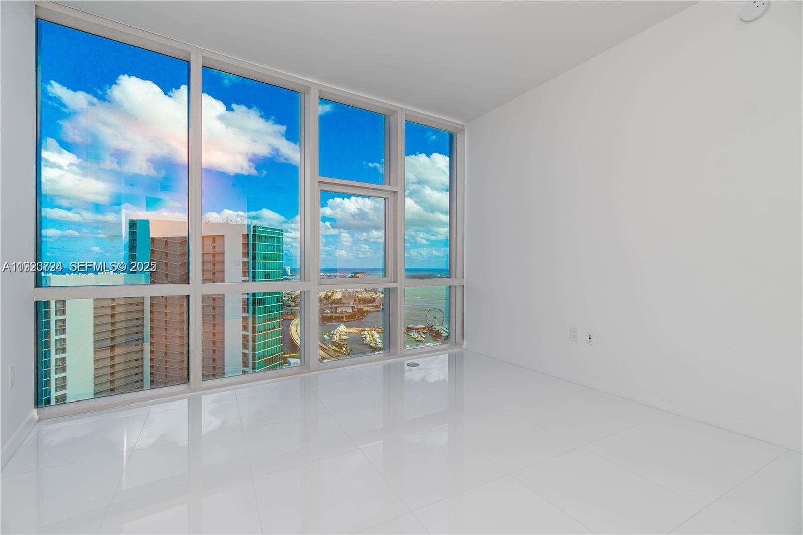 PARAMOUNT MIAMI WORLDCENT - Residential