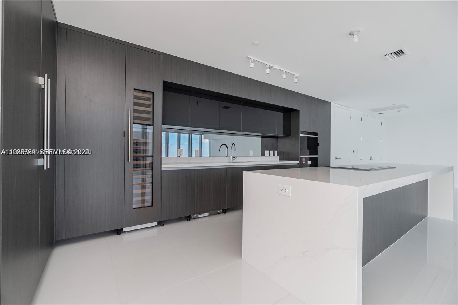 PARAMOUNT MIAMI WORLDCENT - Residential
