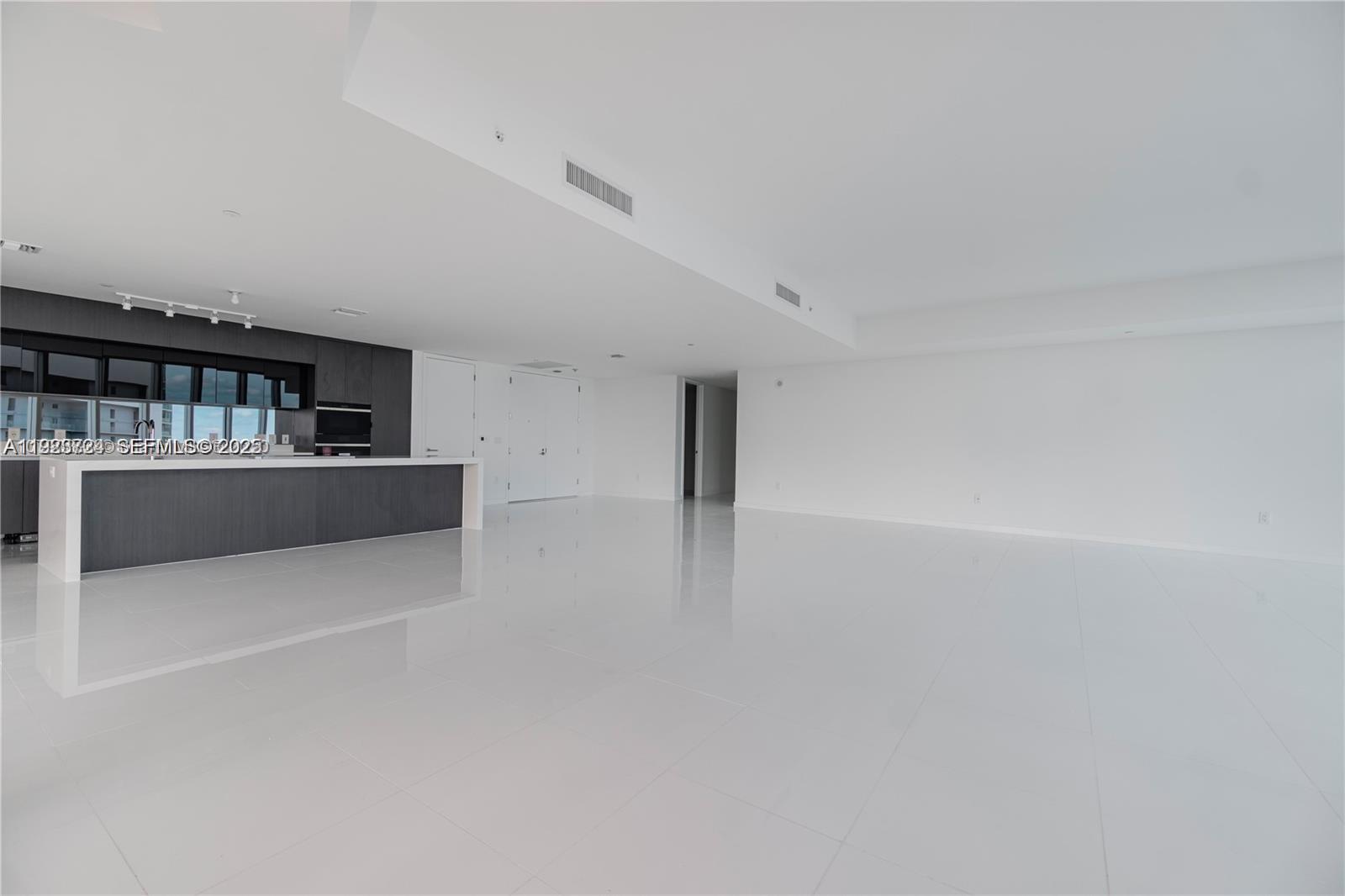 PARAMOUNT MIAMI WORLDCENT - Residential