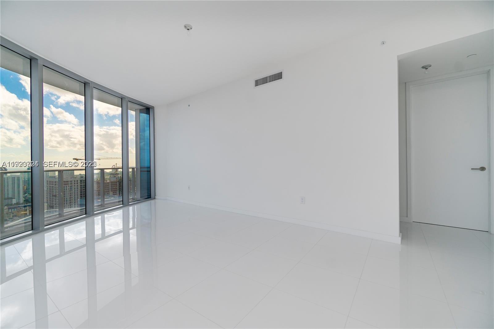PARAMOUNT MIAMI WORLDCENT - Residential