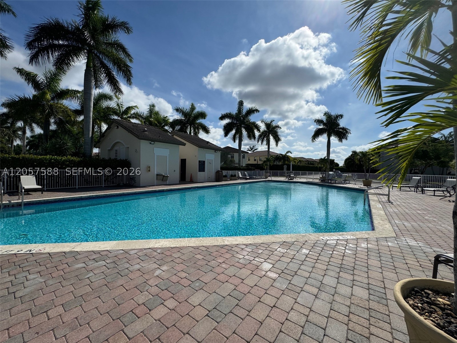 ST MORITZ AT DORAL CONDO - Residential