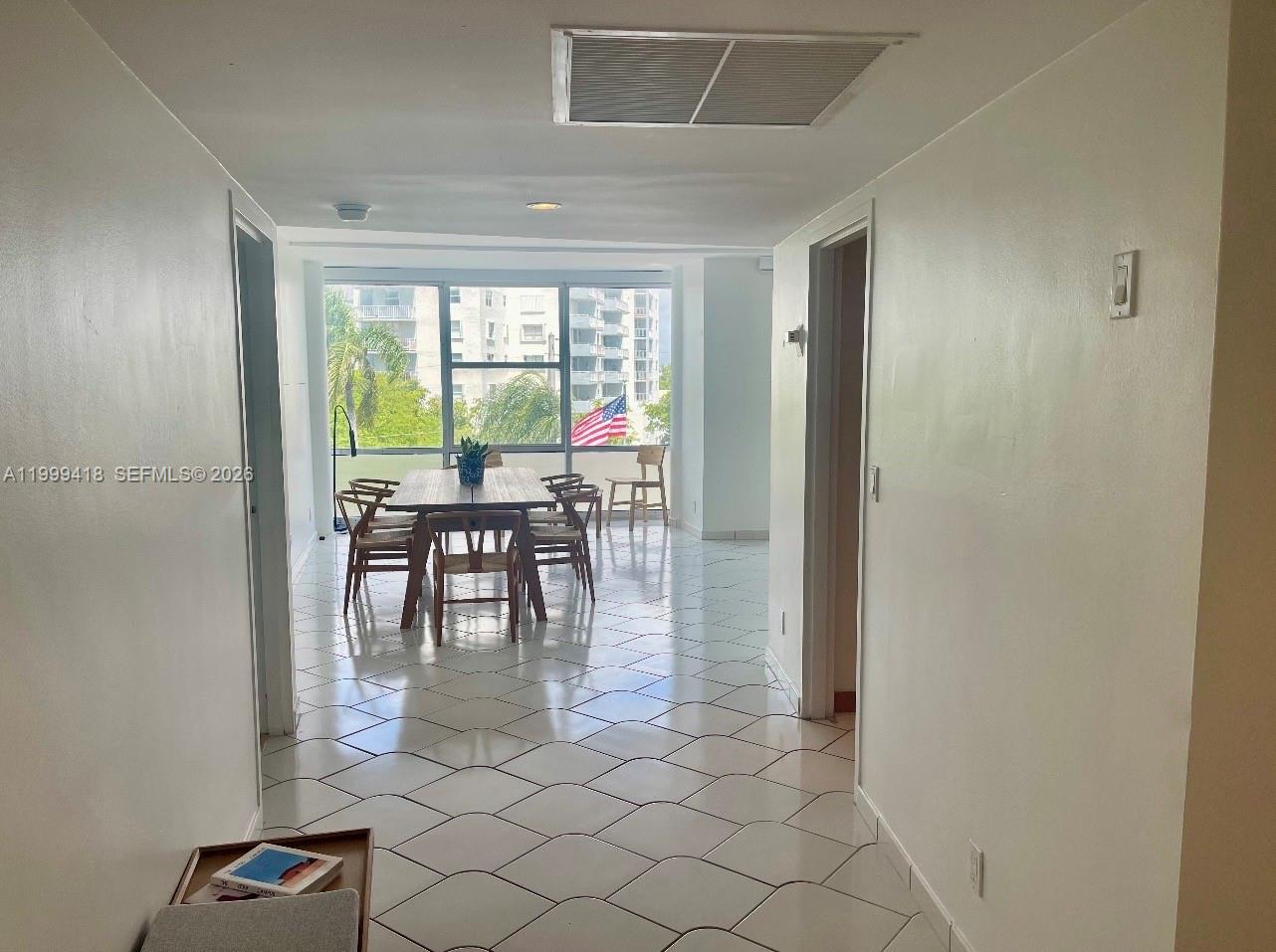 KING COLE CONDO - Residential