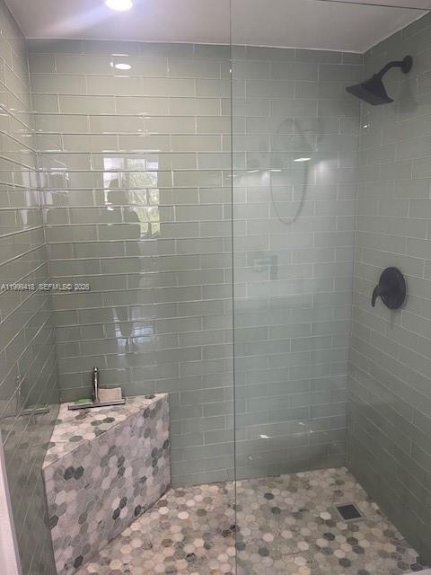 KING COLE CONDO - Residential