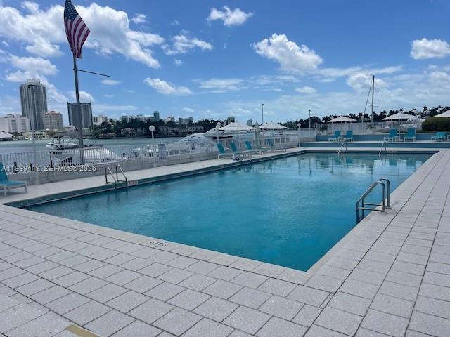 KING COLE CONDO - Residential