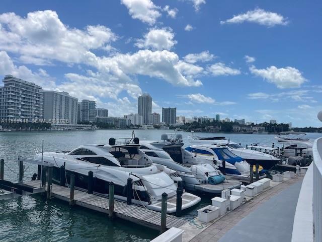 KING COLE CONDO - Residential