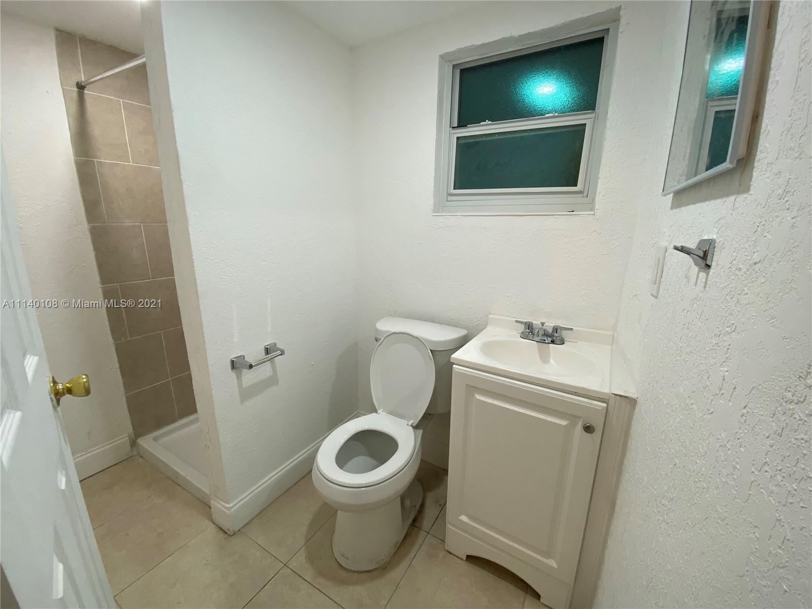 SUNRISE GOLF VILLAGE SEC - Residential Lease