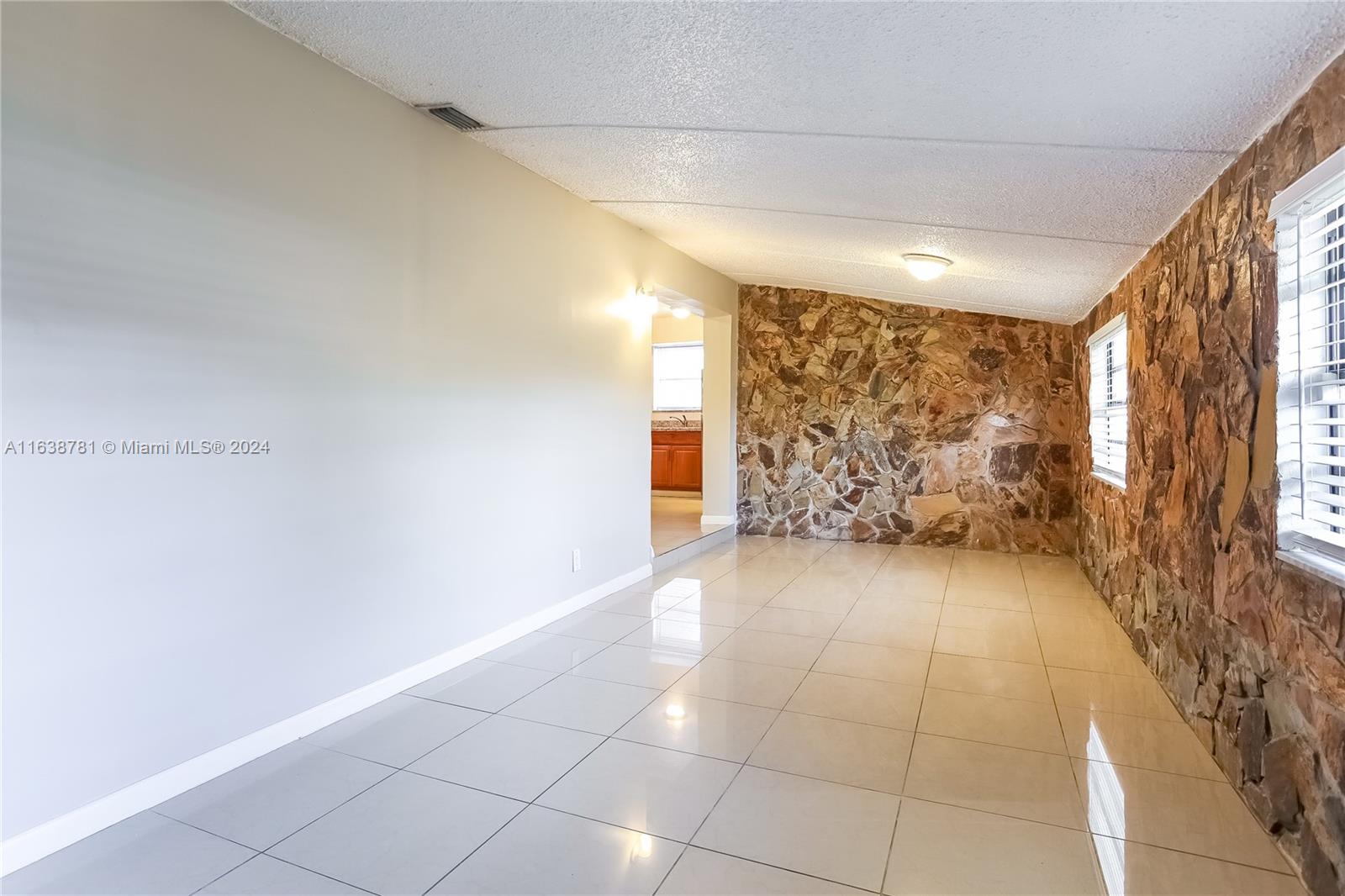 MIRAMAR SEC 10 - Residential Lease