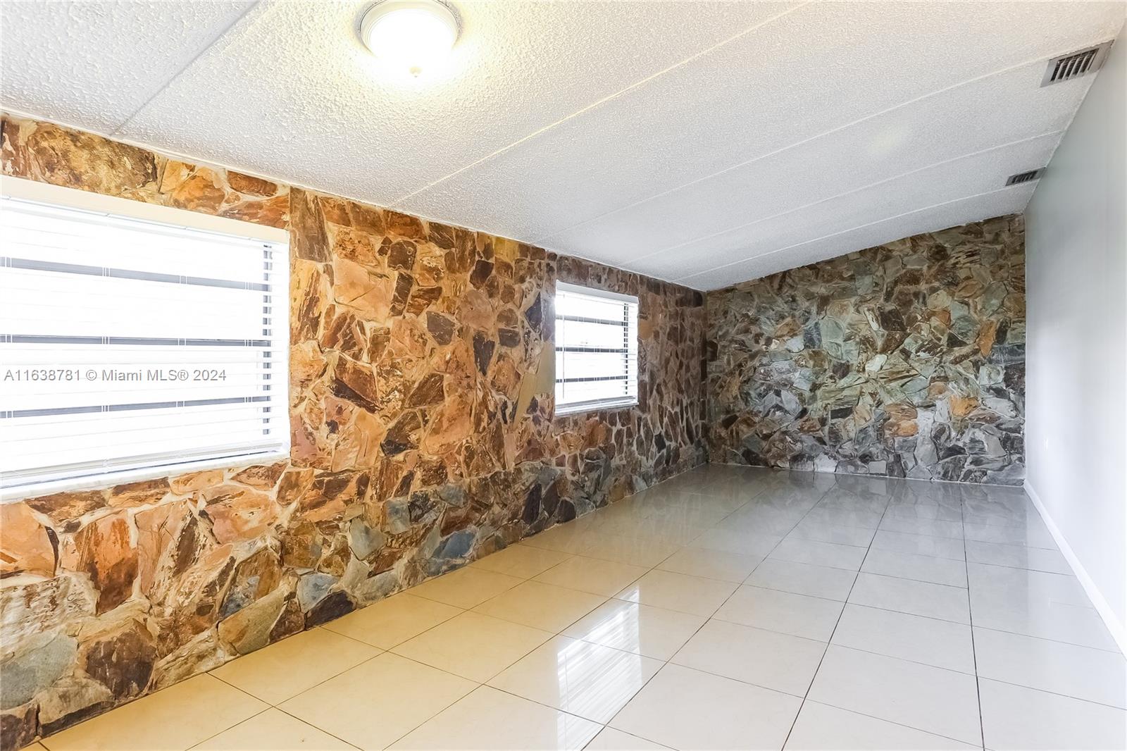 MIRAMAR SEC 10 - Residential Lease