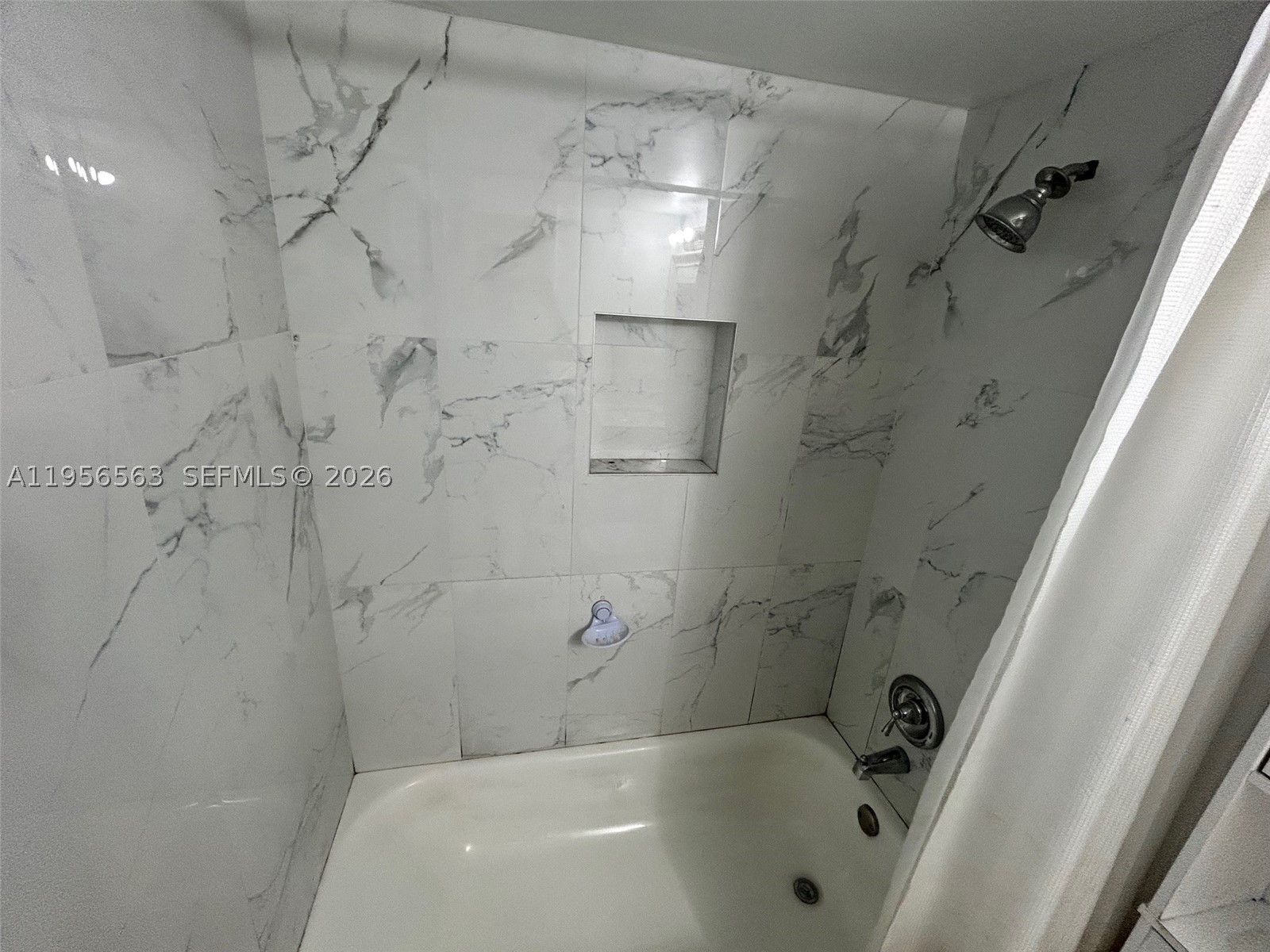 OAK TREE GARDEN CONDO - Residential
