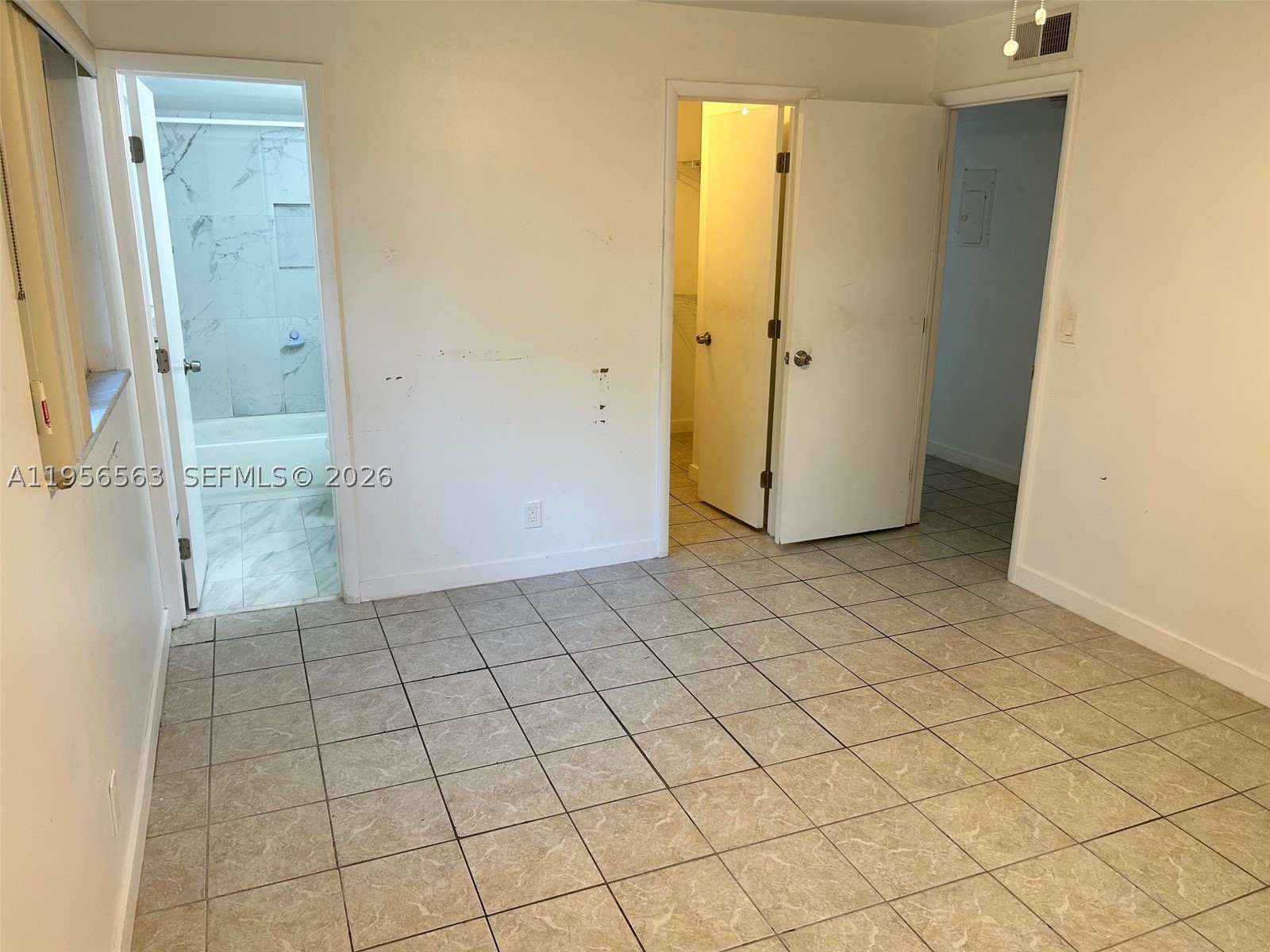 OAK TREE GARDEN CONDO - Residential
