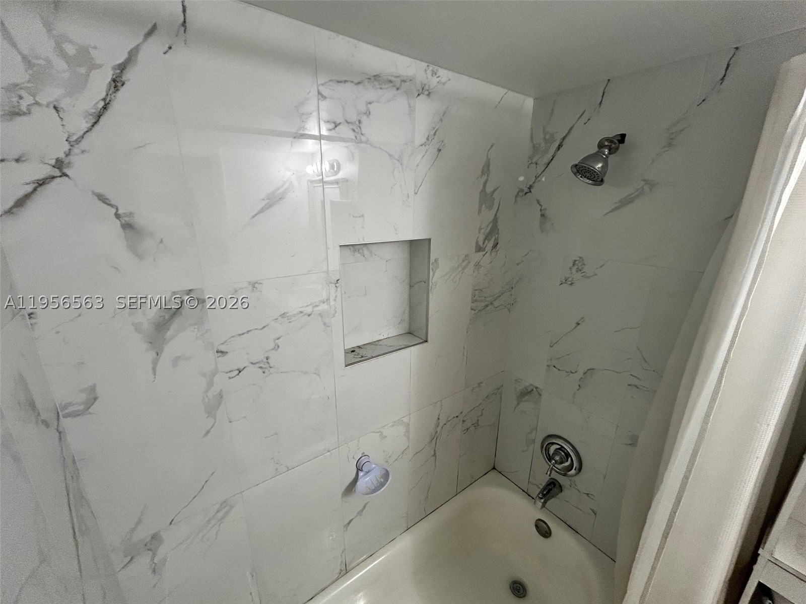 OAK TREE GARDEN CONDO - Residential