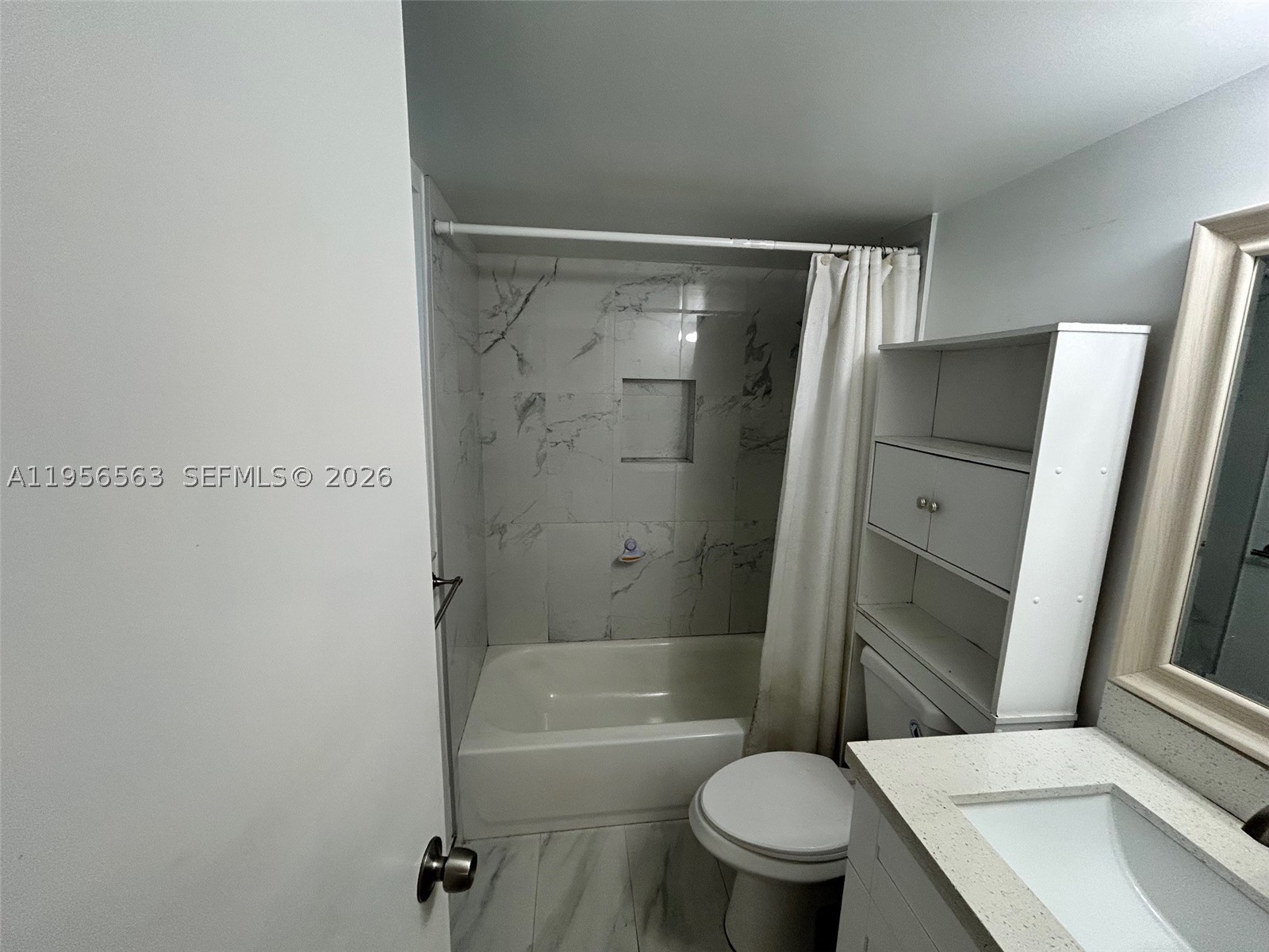 OAK TREE GARDEN CONDO - Residential