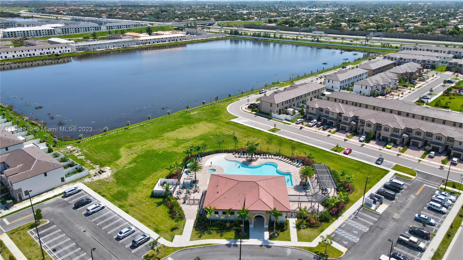 AQUABELLA NORTH - Residential