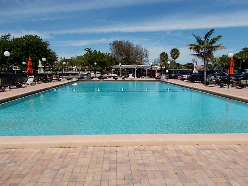 DE SOTO PARK CONDO - Residential Lease