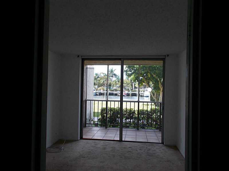 DE SOTO PARK CONDO - Residential Lease