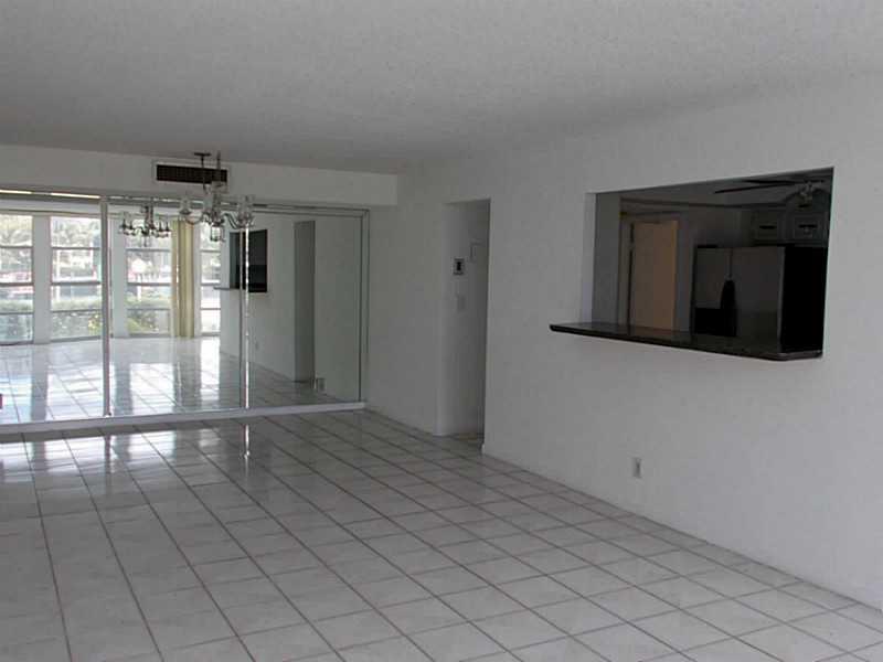 DE SOTO PARK CONDO - Residential Lease