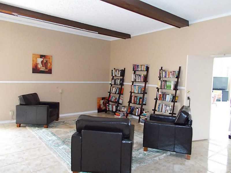 DE SOTO PARK CONDO - Residential Lease