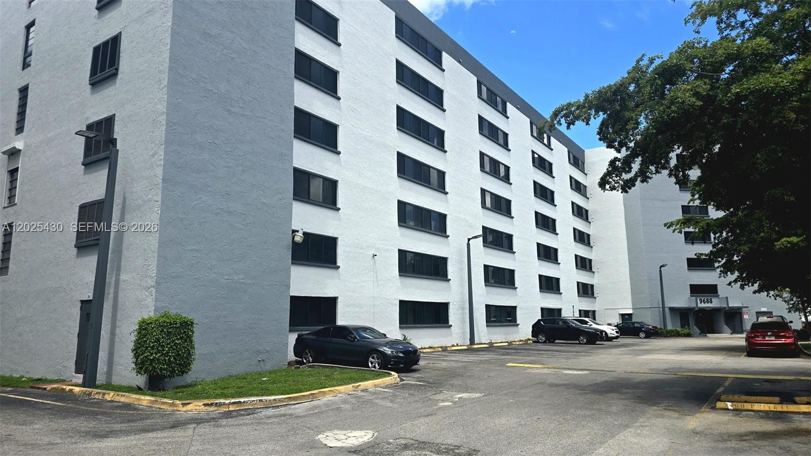 GOLFVIEW CL FONTAINBL PK - Residential Lease