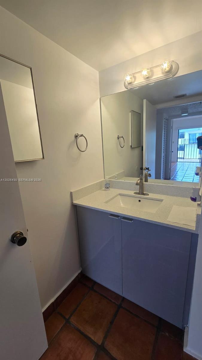GOLFVIEW CL FONTAINBL PK - Residential Lease