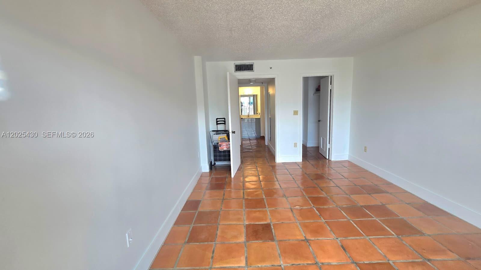 GOLFVIEW CL FONTAINBL PK - Residential Lease