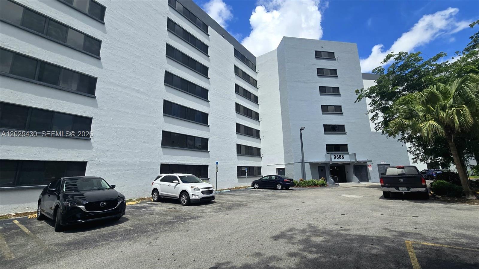 GOLFVIEW CL FONTAINBL PK - Residential Lease