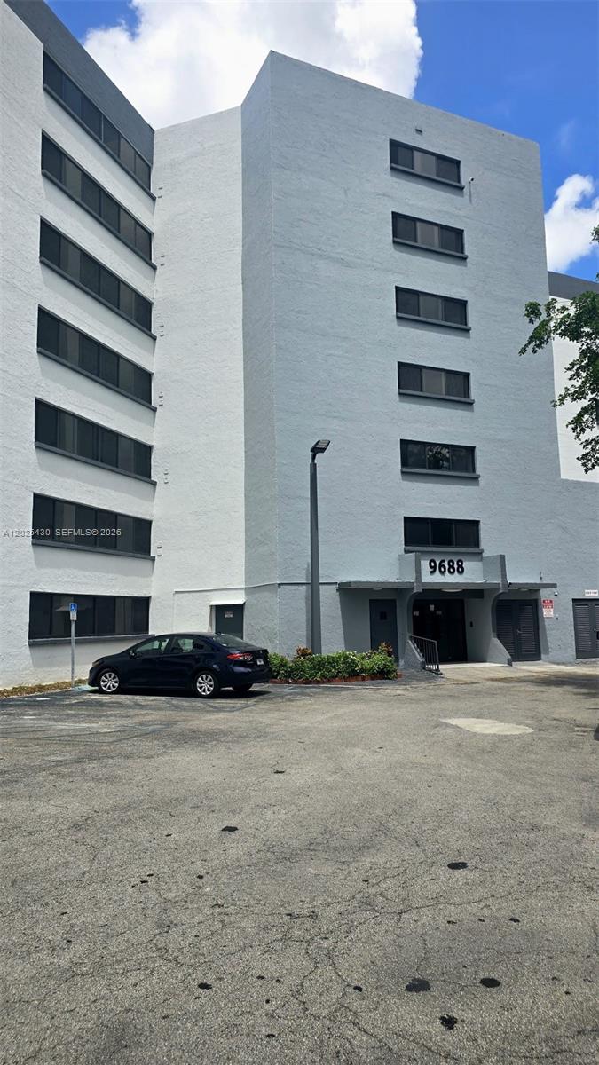 GOLFVIEW CL FONTAINBL PK - Residential Lease