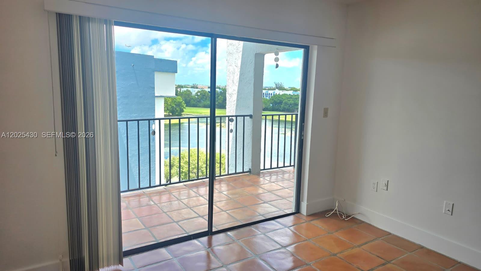 GOLFVIEW CL FONTAINBL PK - Residential Lease